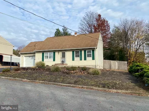 431 S 5th St, Hamburg, PA 19526