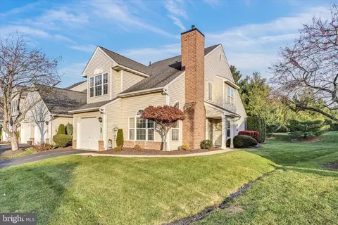 156 Hickory Ln, Reading, PA 19610