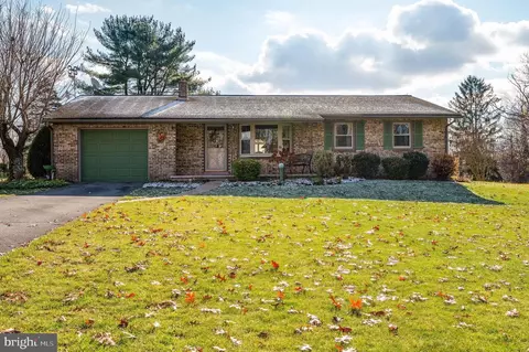 34 Shupp Ln, Mohnton, PA 19540