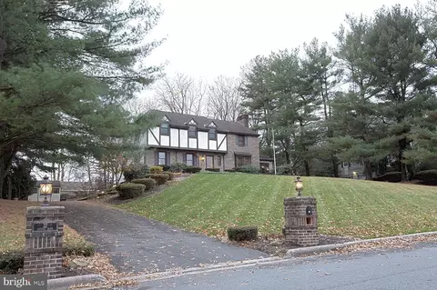 12 Estates Dr, Reading, PA 19606