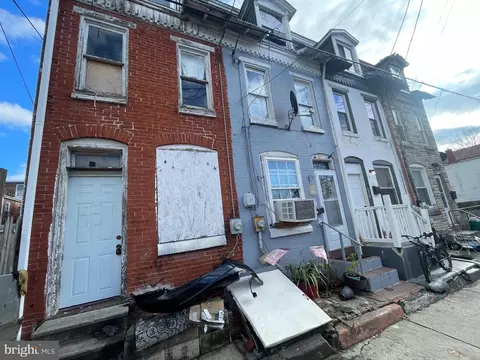 537 Strong Al, Reading, PA 19602