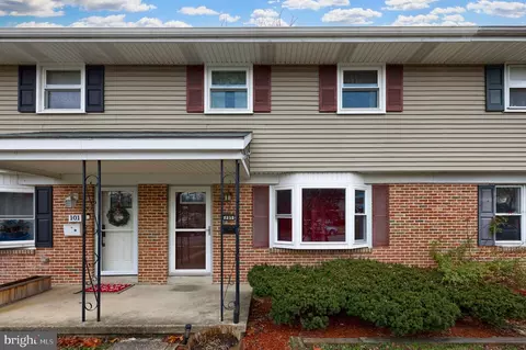 105 Pennbrook Ave, Robesonia, PA 19551