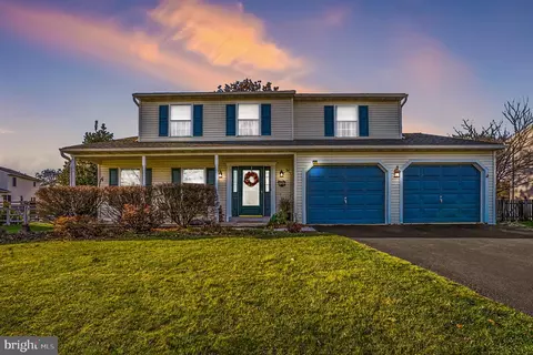 224 Ashford Dr, Douglassville, PA 19518