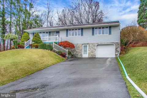216 Ardmore Ave, Reading, PA 19607 photo 2