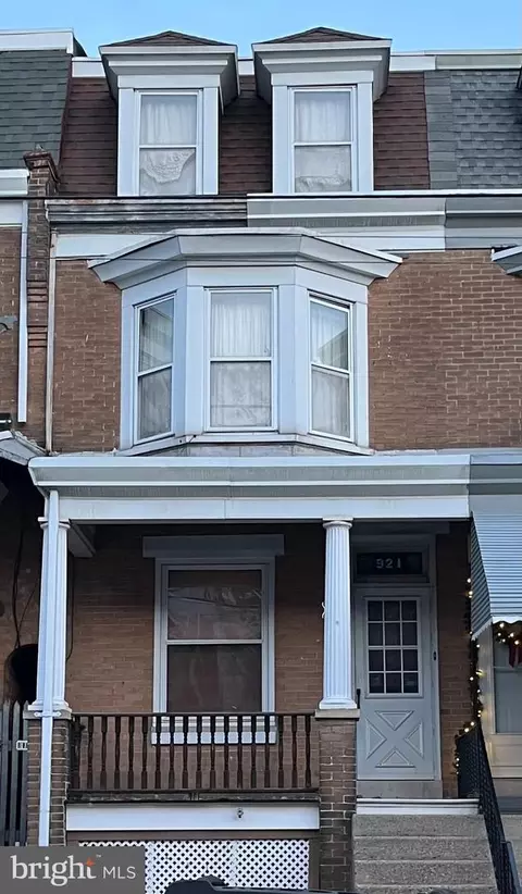 921 Pear St, Reading, PA 19601