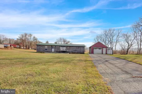 9 Strause Rd, Fleetwood, PA 19522