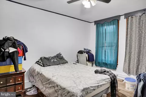 Bedroom - 100 W Spring St, Reading, PA 19601 photo 3 of 5