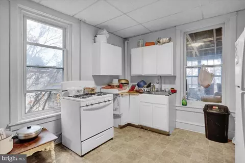 Kitchen - 100 W Spring St, Reading, PA 19601 photo 2 of 3