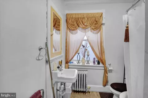 Bath - 100 W Spring St, Reading, PA 19601 photo 1 of 3