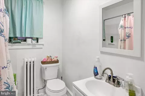Bath - 100 W Spring St, Reading, PA 19601 photo 3 of 3