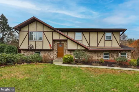 3048 Seisholtzville Rd, Macungie, PA 18062