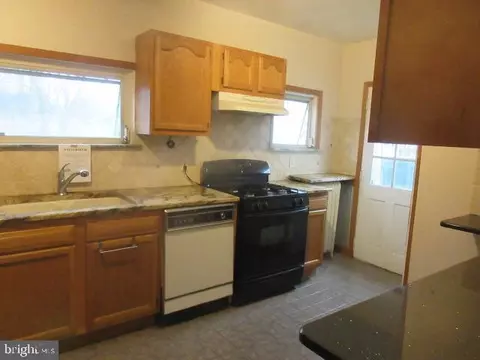 100 Wilson Ave, Reading, PA 19606 photo 2