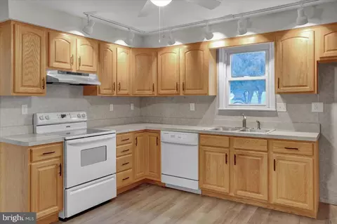 336 S Kenhorst Blvd, Reading, PA 19607 photo 16