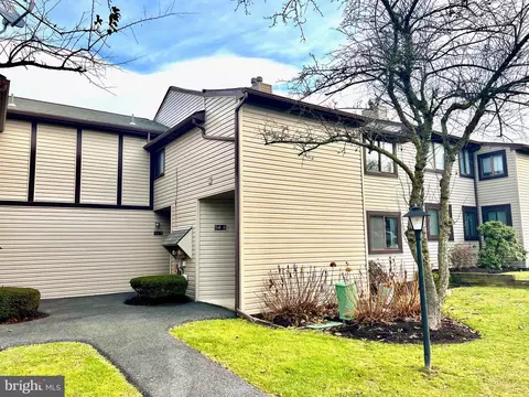 54 5 Holly Dr, Reading, PA 19606
