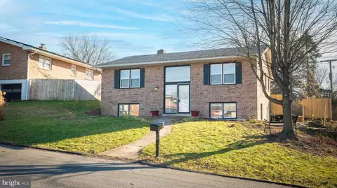 110 Grandview Dr, Reading, PA 19607