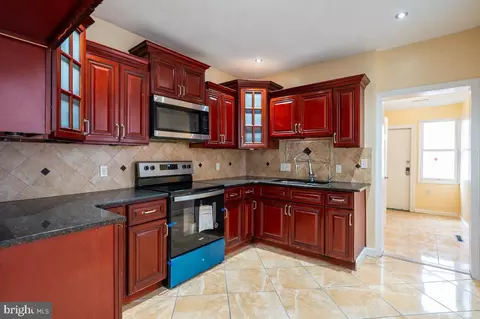 421 Elm St, Reading, PA 19601 photo 5