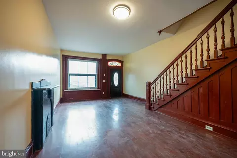 421 Elm St, Reading, PA 19601 photo 2