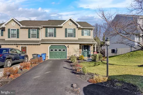 15 Rosalies Way, Temple, PA 19560