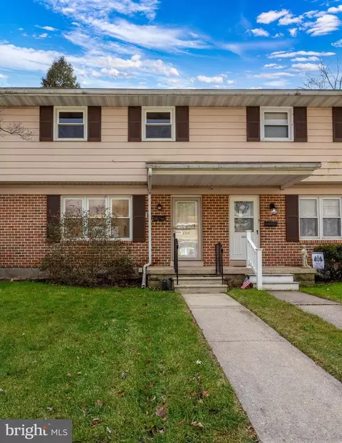 126 W Gaul St, Wernersville, PA 19565