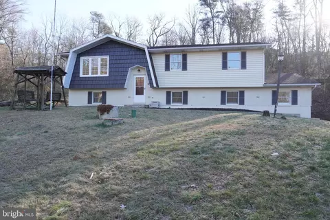 110 Mountain Ave, Hamburg, PA 19526