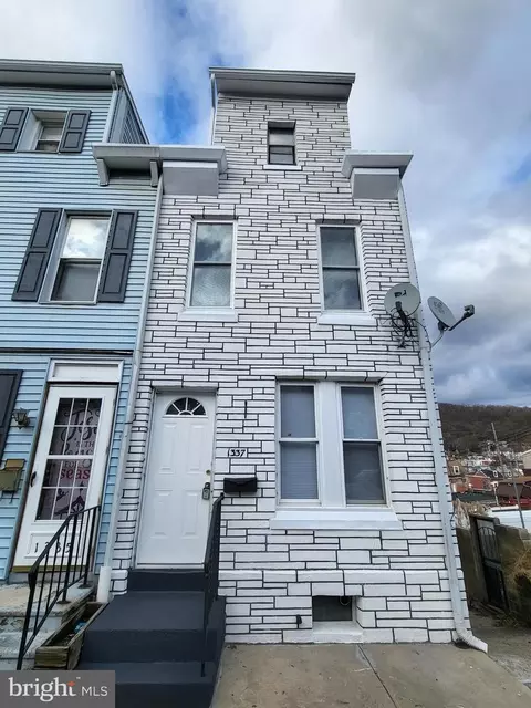 1337 Kenney St, Reading, PA 19602