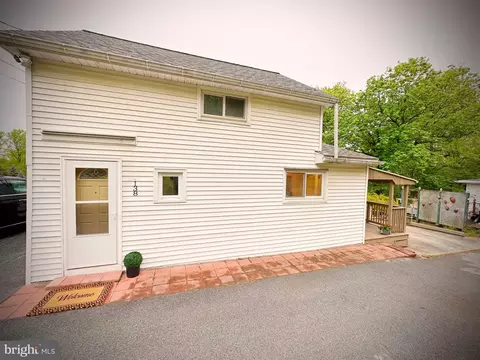138 N Galen Hall Rd, Wernersville, PA 19565
