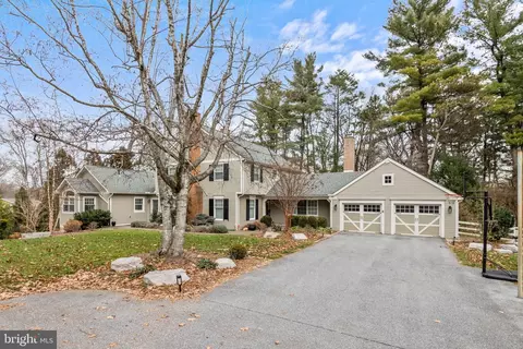 8 Trent Pl, Wyomissing, PA 19610