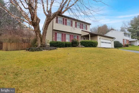 52 Sage Dr, Reading, PA 19608 photo 2