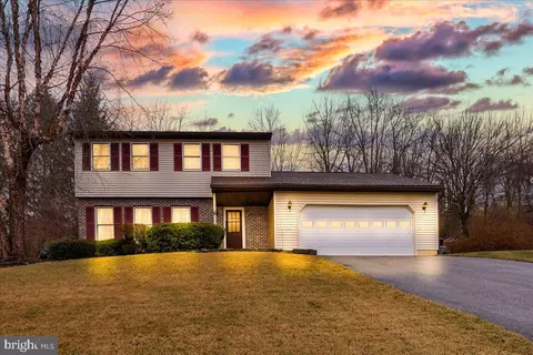 52 Sage Dr, Reading, PA 19608