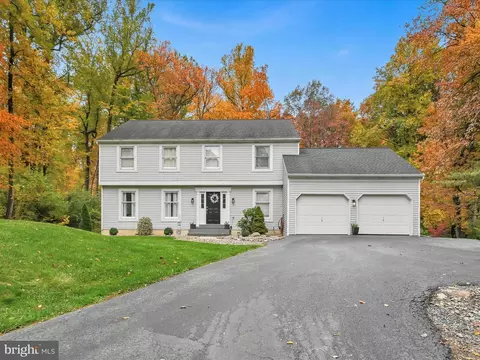 9 Weaver Rd, Reading, PA 19608 photo 2