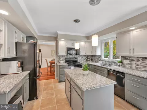 9 Weaver Rd, Reading, PA 19608 photo 12