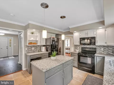 9 Weaver Rd, Reading, PA 19608 photo 11