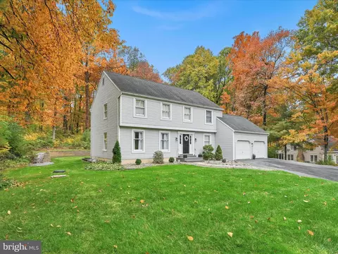 9 Weaver Rd, Reading, PA 19608 photo 3