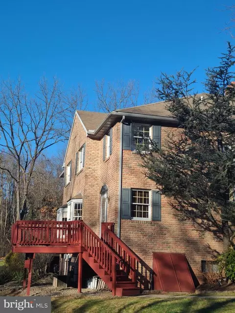 10 Windsor Ct, Reading, PA 19606 photo 2