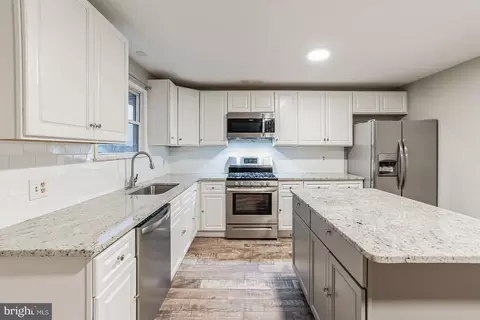 9 Queen St, Douglassville, PA 19518