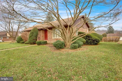 19 Tyrone Ave, Reading, PA 19607 photo 3