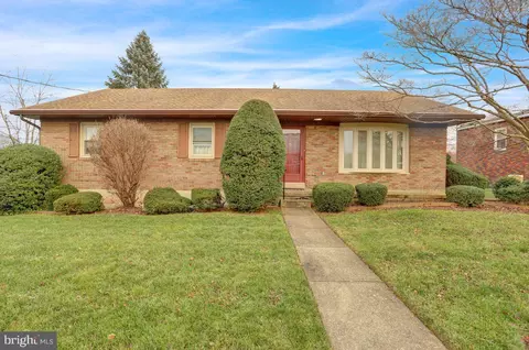 19 Tyrone Ave, Reading, PA 19607 photo 2
