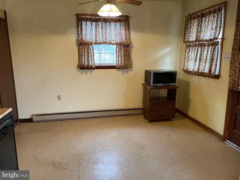 467 Gelsinger Rd, Reading, PA 19608 photo 6