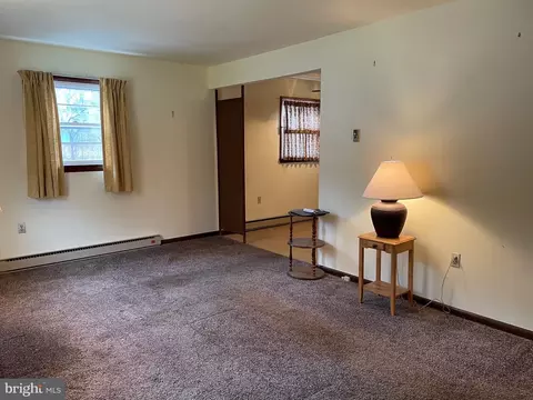 467 Gelsinger Rd, Reading, PA 19608 photo 3
