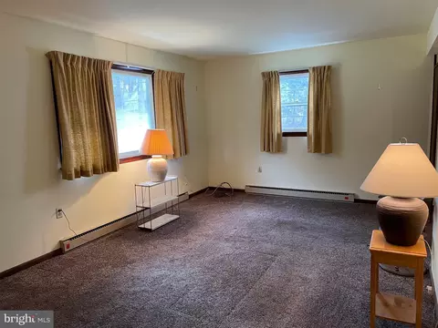 467 Gelsinger Rd, Reading, PA 19608 photo 2