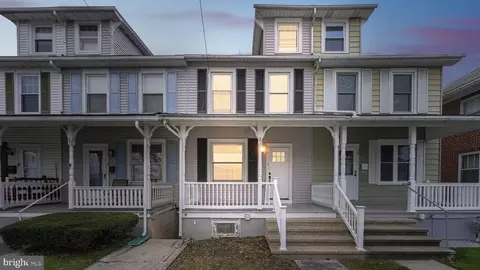 32 W Ruth Ave, Robesonia, PA 19551