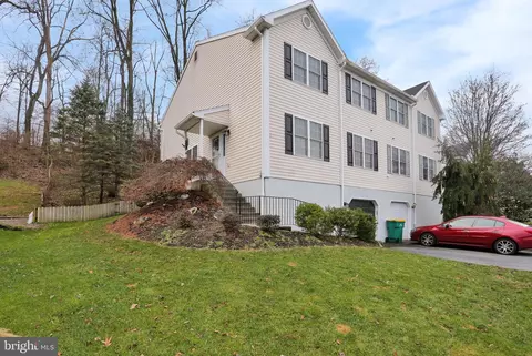 236 Bainbridge Cir, Reading, PA 19608