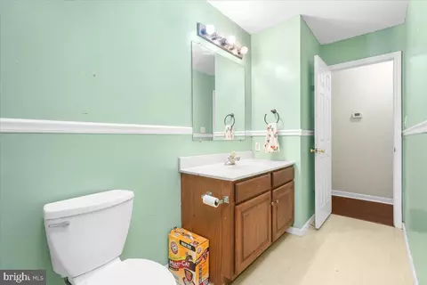 Bath - 4377 Hillside Rd, Reading, PA 19606 photo 1 of 1