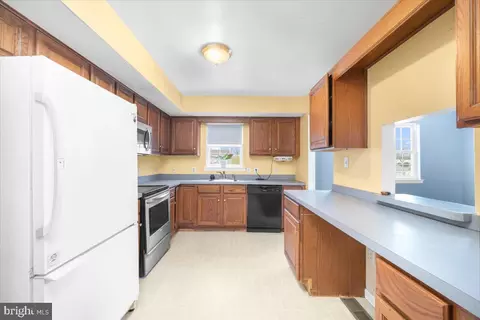 Kitchen - 4377 Hillside Rd, Reading, PA 19606 photo 1 of 2