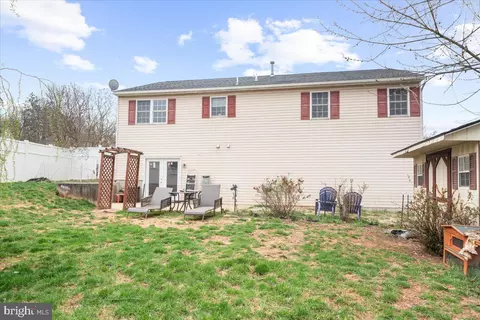 Exterior - 4377 Hillside Rd, Reading, PA 19606 photo 5 of 5