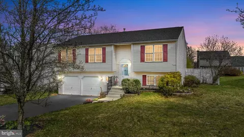 4377 Hillside Rd, Reading, PA 19606