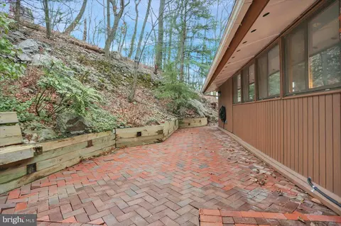 3615 Circle Ave, Reading, PA 19606 photo 4