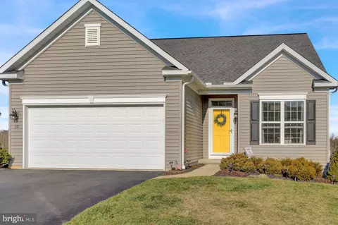 30 Calming Trl, Sinking Spring, PA 19608