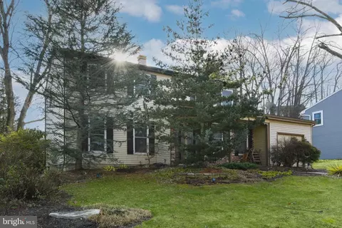 25 Matthew Dr, Reading, PA 19608 photo 3