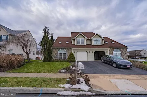 1509 Huron Dr, Reading, PA 19608